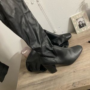 Very nice black leather boots